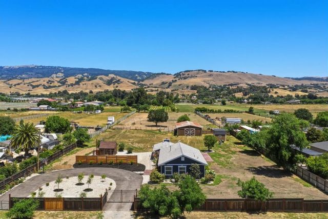 10930 Foothill Avenue, Gilroy, CA 95020