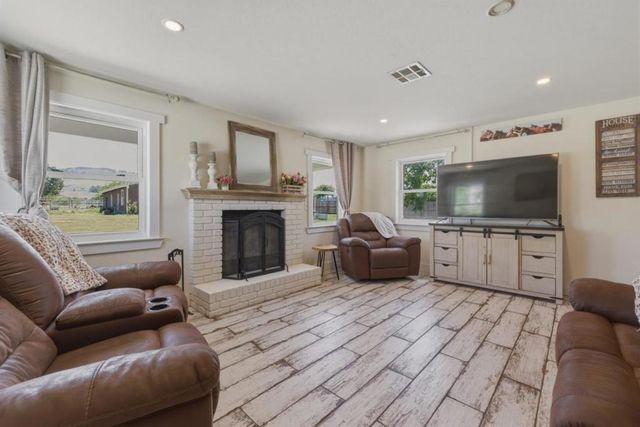 10930 Foothill Avenue, Gilroy, CA 95020