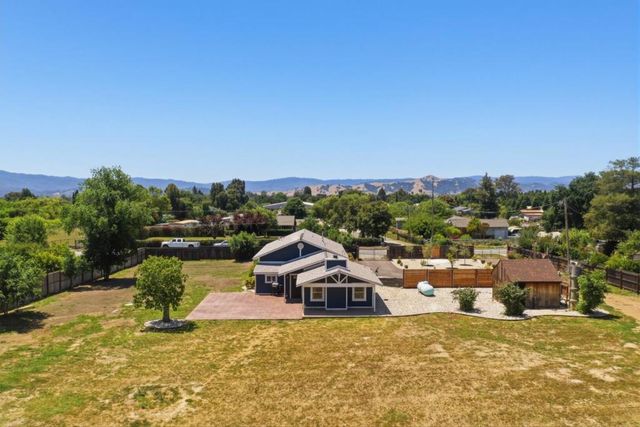 10930 Foothill Avenue, Gilroy, CA 95020