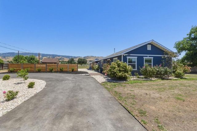 10930 Foothill Avenue, Gilroy, CA 95020
