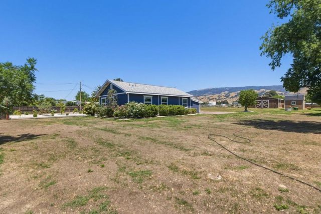 10930 Foothill Avenue, Gilroy, CA 95020