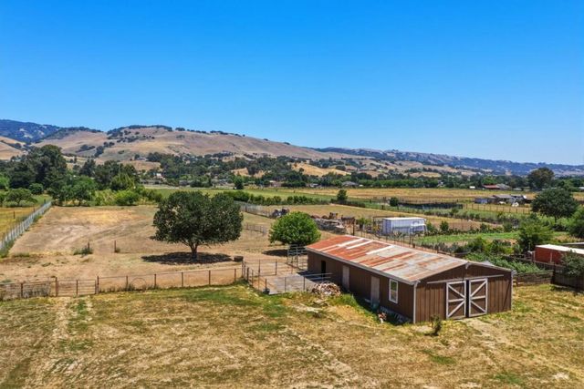 10930 Foothill Avenue, Gilroy, CA 95020