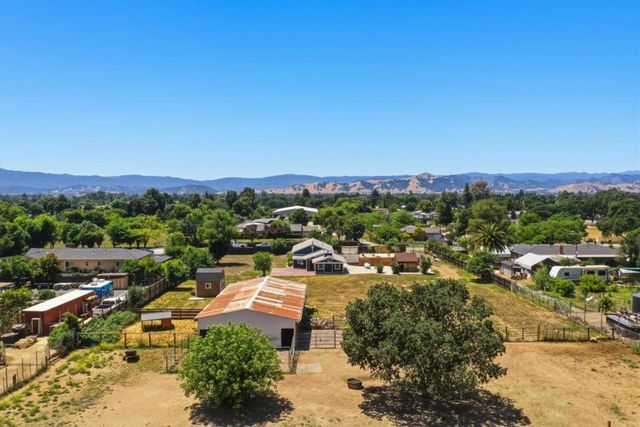 10930 Foothill Avenue, Gilroy, CA 95020