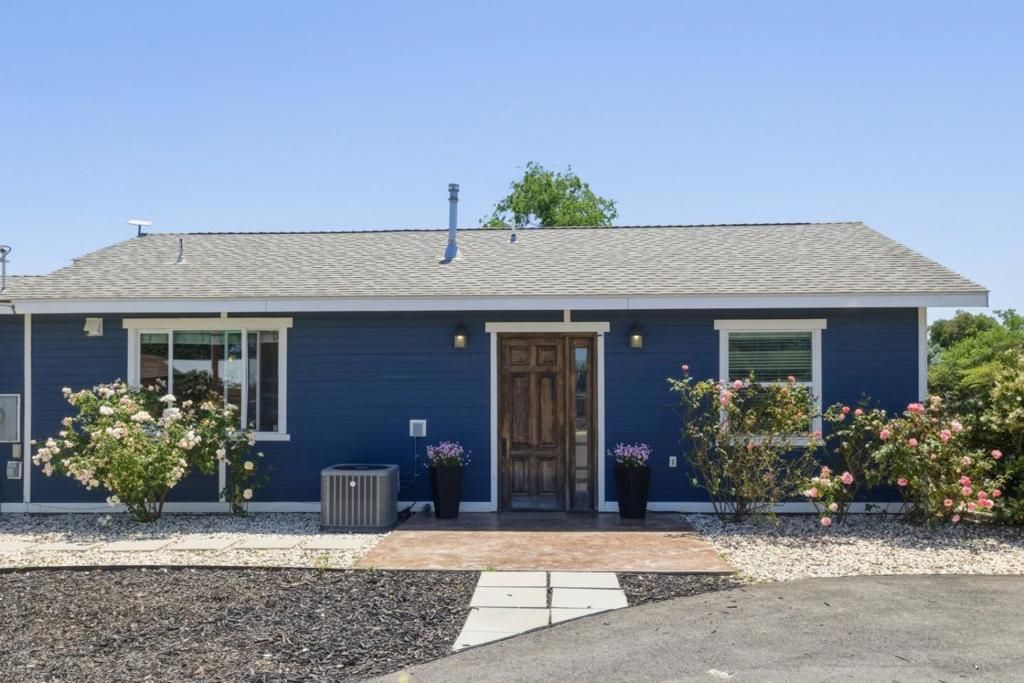 10930 Foothill Avenue, Gilroy, CA 95020