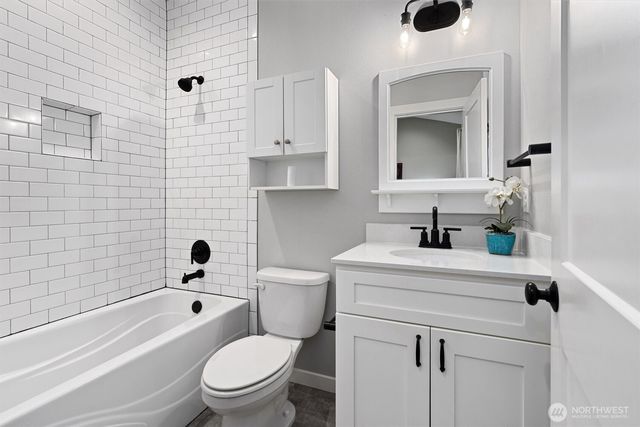 23606 SE 285th Street, Maple Valley, WA 98038