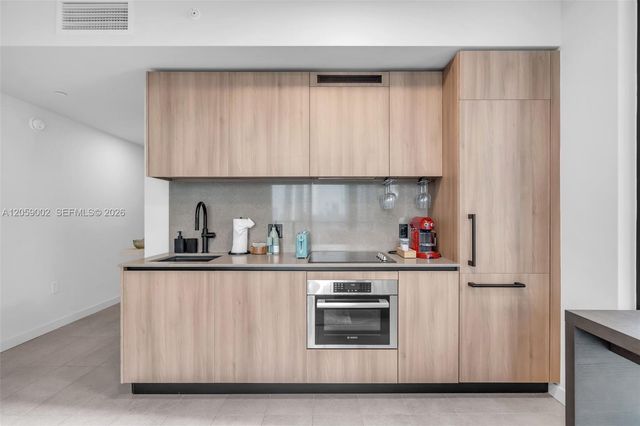 121 NE 5th Street 2708, Miami, FL 33132