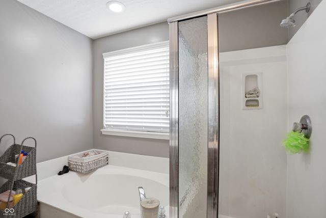 1456 Stormhaven, Greenwood, IN 46143