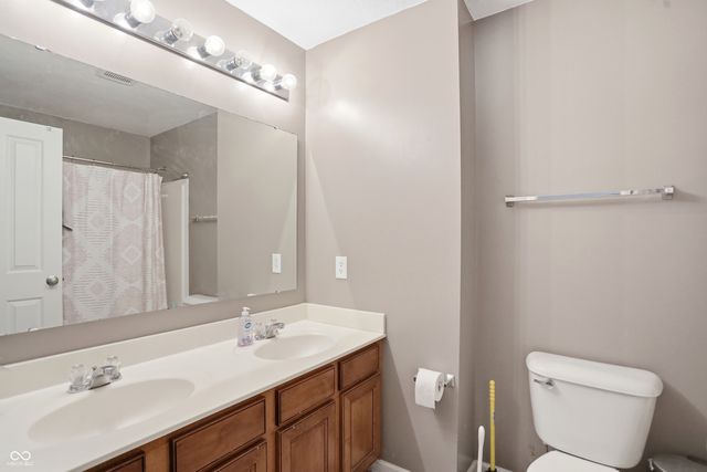 1456 Stormhaven, Greenwood, IN 46143