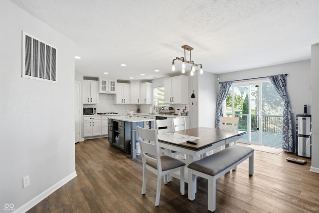 1456 Stormhaven, Greenwood, IN 46143