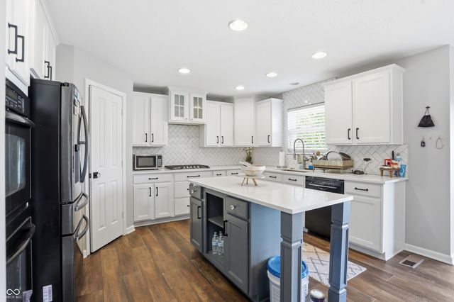 1456 Stormhaven, Greenwood, IN 46143