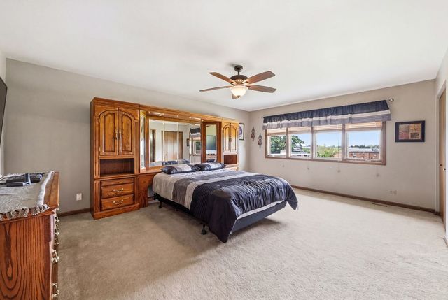 14807 Becky Court, Oak Forest, IL 60452