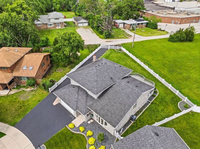 14807 Becky Court, Oak Forest, IL 60452