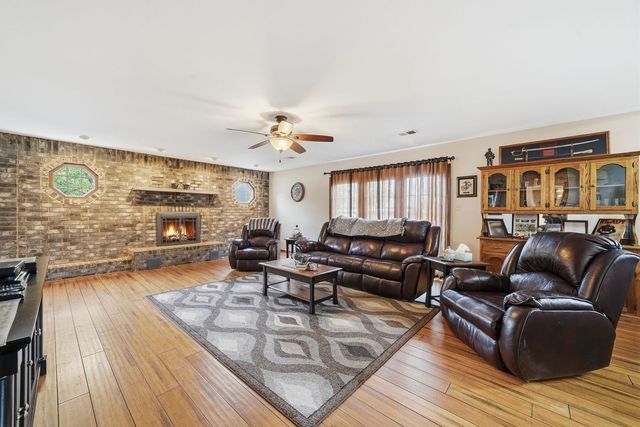 14807 Becky Court, Oak Forest, IL 60452