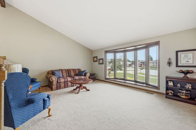 14807 Becky Court, Oak Forest, IL 60452