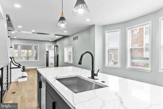 914 W DUNCANNON AVE, Philadelphia, PA 19141