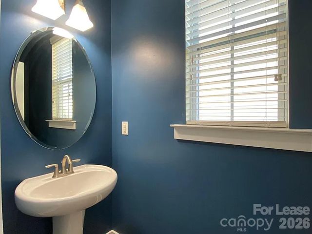 2410 Woodward Avenue, Charlotte, NC 28206