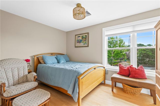 18 North Water Street, Portsmouth, RI 02871