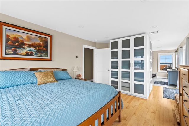18 North Water Street, Portsmouth, RI 02871