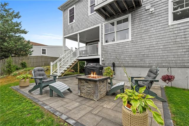 18 North Water Street, Portsmouth, RI 02871
