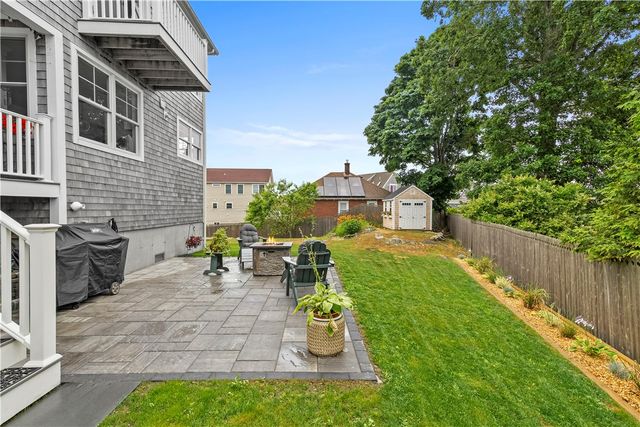 18 North Water Street, Portsmouth, RI 02871