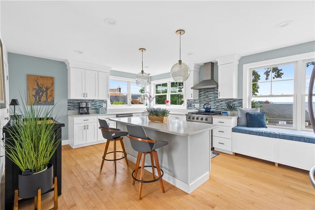 18 North Water Street, Portsmouth, RI 02871