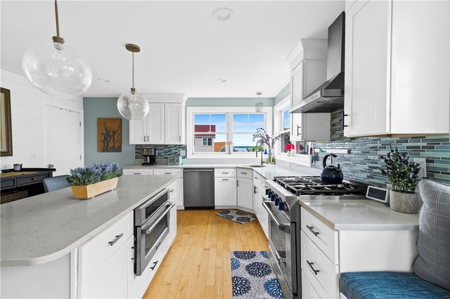 18 North Water Street, Portsmouth, RI 02871
