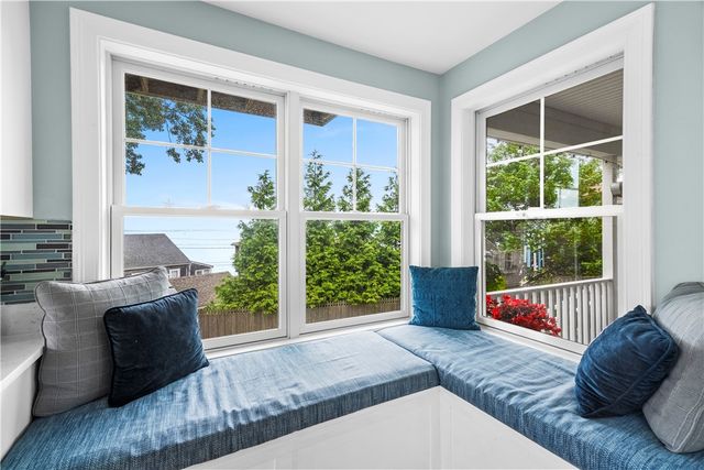 18 North Water Street, Portsmouth, RI 02871