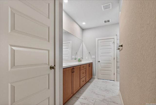 7154 Walkers Loop, Live Oak, TX 78233