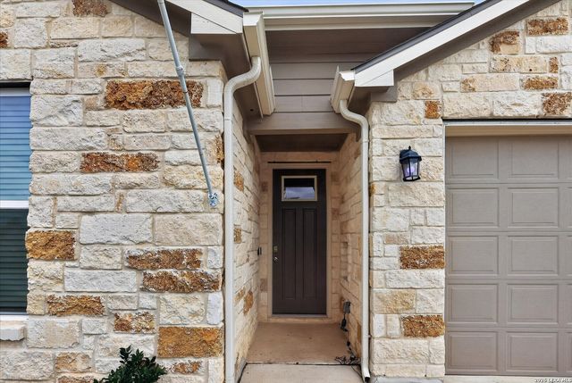 7154 Walkers Loop, Live Oak, TX 78233