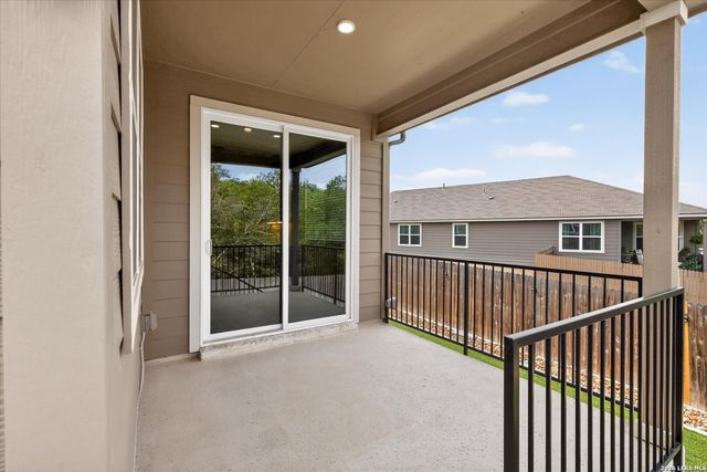 7154 Walkers Loop, Live Oak, TX 78233