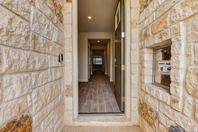 7154 Walkers Loop, Live Oak, TX 78233
