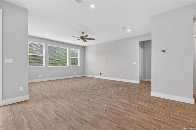 7154 Walkers Loop, Live Oak, TX 78233