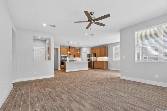 7154 Walkers Loop, Live Oak, TX 78233