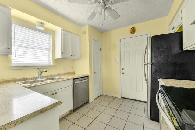 2929 Ocean Way, League City, TX 77573