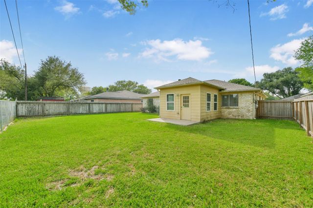2929 Ocean Way, League City, TX 77573