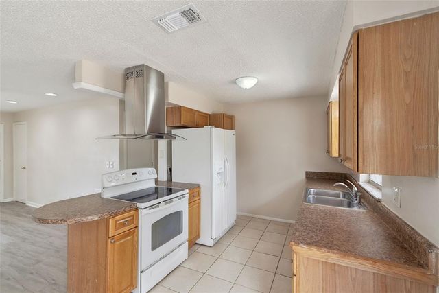 1225 S SPRING GARDEN AVENUE, Deland, FL 32720