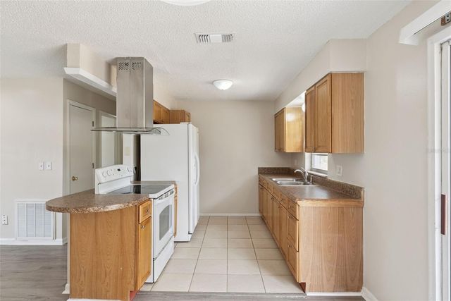 1225 S SPRING GARDEN AVENUE, Deland, FL 32720