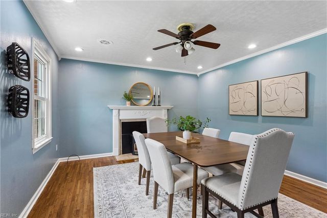 9 Hansom DR, Poquoson, VA 23662