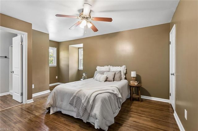 9 Hansom DR, Poquoson, VA 23662