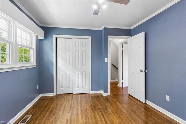 9 Hansom DR, Poquoson, VA 23662