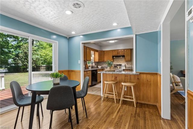 9 Hansom DR, Poquoson, VA 23662