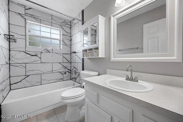 2733 ROCHFORD Court, Jacksonville, FL 32225