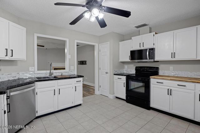 2733 ROCHFORD Court, Jacksonville, FL 32225