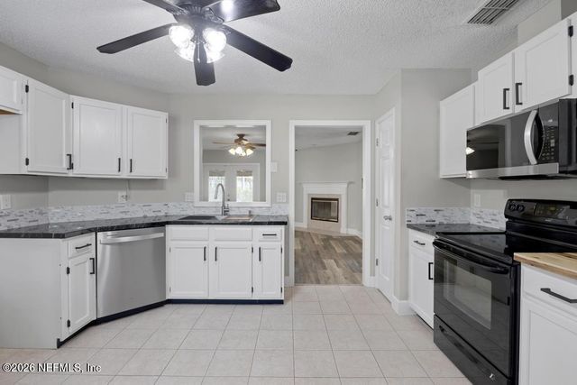 2733 ROCHFORD Court, Jacksonville, FL 32225