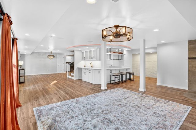 178 N Applebury Place, Nixa, MO 65714