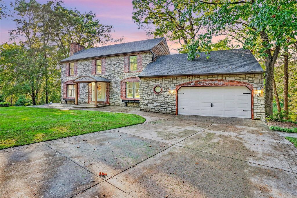 178 N Applebury Place, Nixa, MO 65714