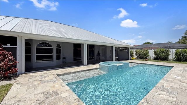 27 NE 20th PL, Cape Coral, FL 33909