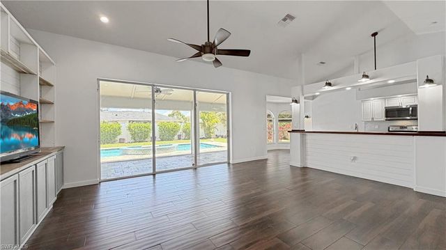 27 NE 20th PL, Cape Coral, FL 33909