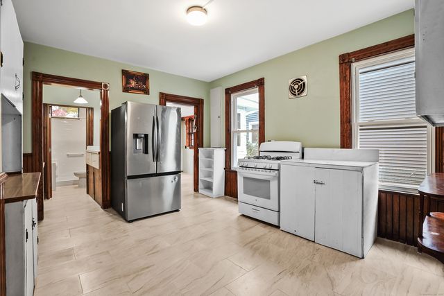 587 Third Avenue, West Haven, CT 06516