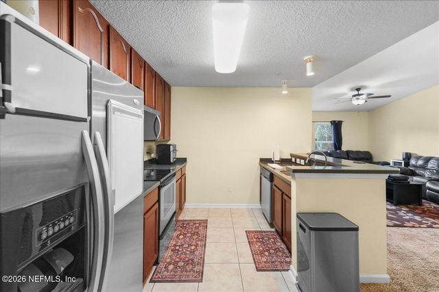 7068 DEER LODGE Circle 107, Jacksonville, FL 32256